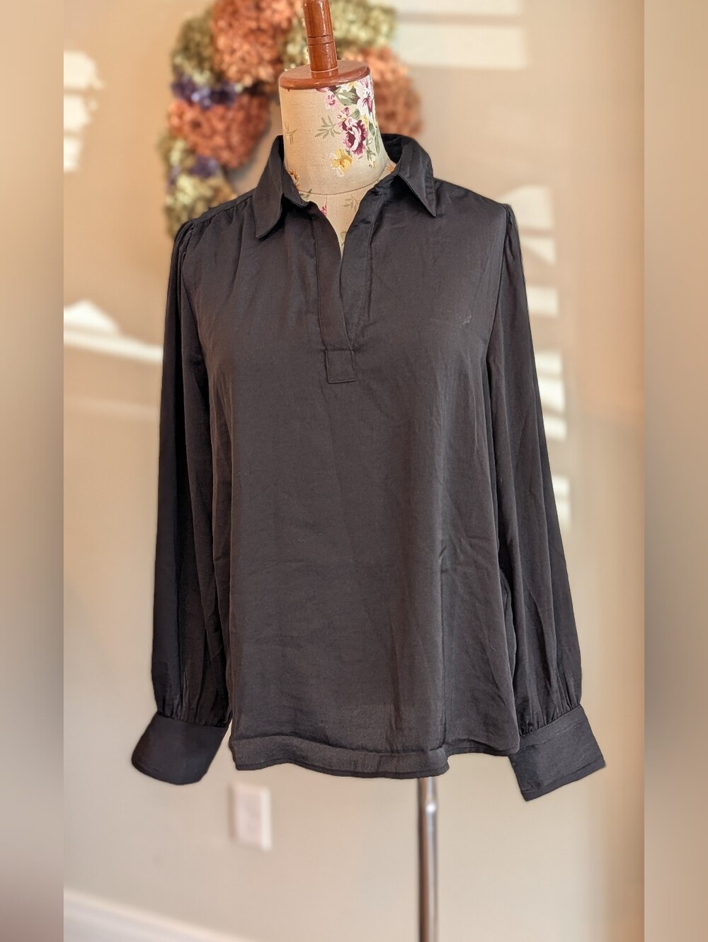 Banana Republic Black Button-Down Style Long-Sleeve Blouse